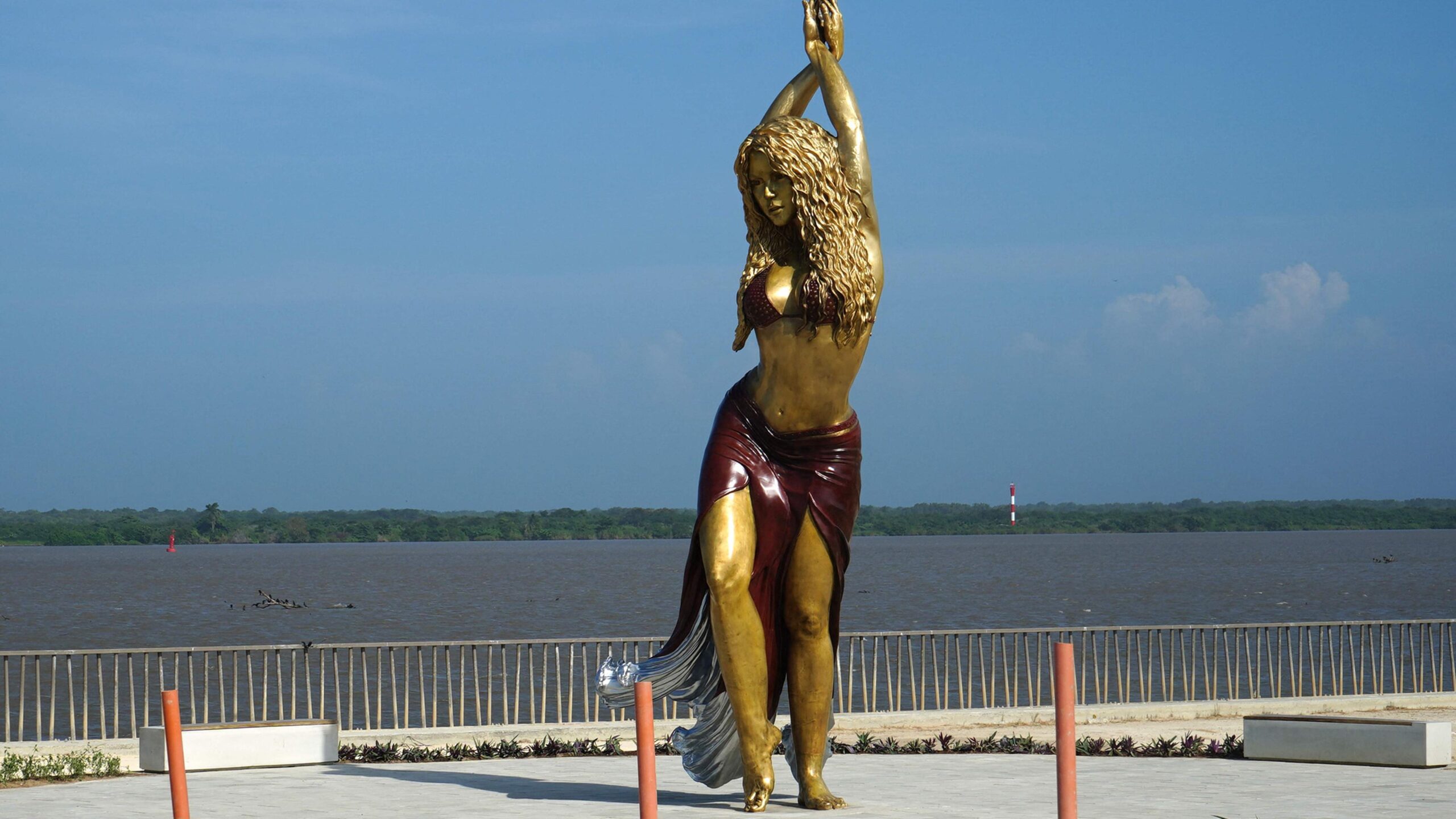 Shakira erhält Statue: 6,5 Meter Hüftschwung in Kolumbien enthüllt